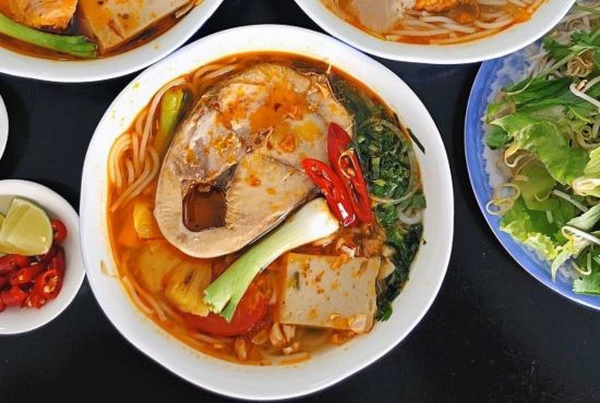 Bún chả cá ngừ