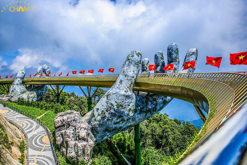 Cầu Vàng Bà Nà Hills Đà Nẵng